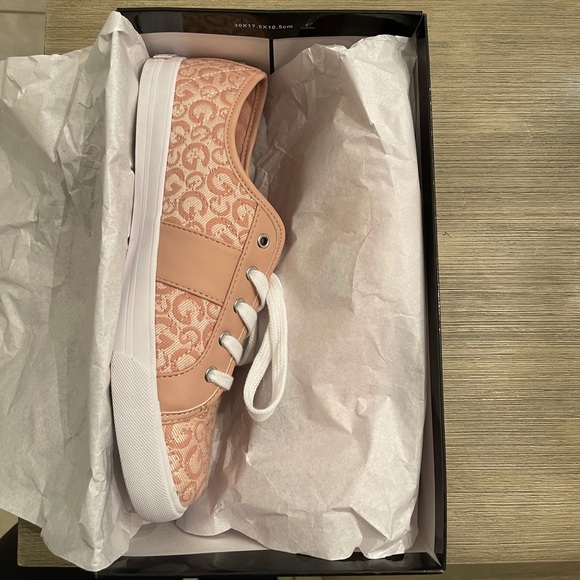 G by Guess sz 10 - Picture 4 of 6